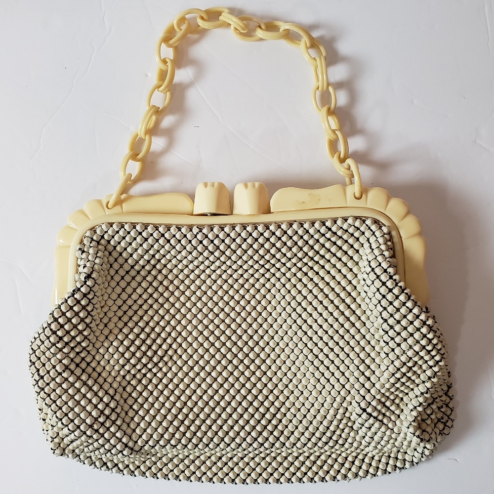 Whiting & Davis Co. Alumesh Bag Ivory Cream Bakelite Handle & Frame Purse Vtg